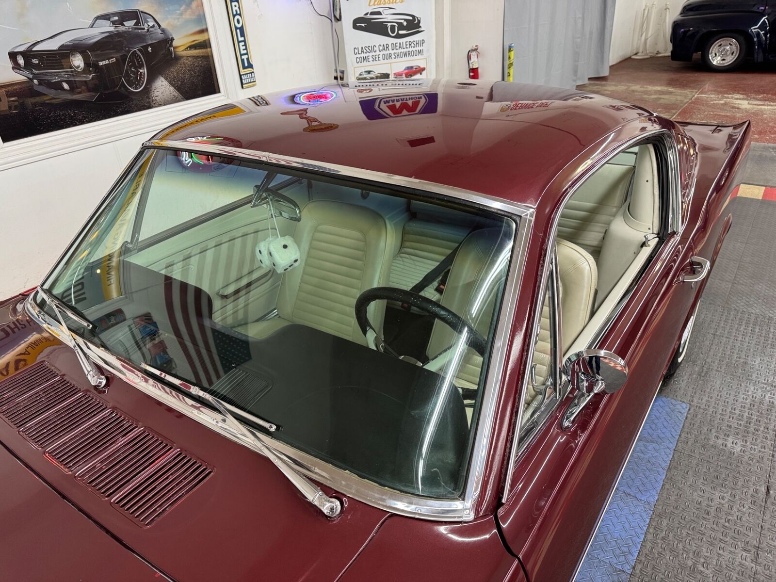 Ford-Mustang-1965-2-Door-9