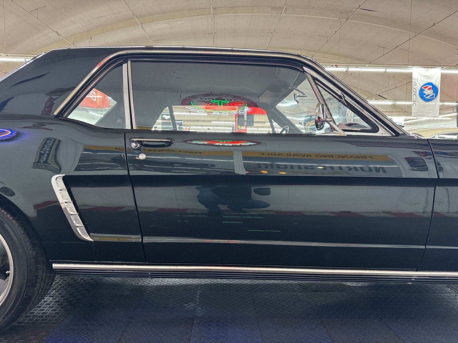 Ford-Mustang-1965-25