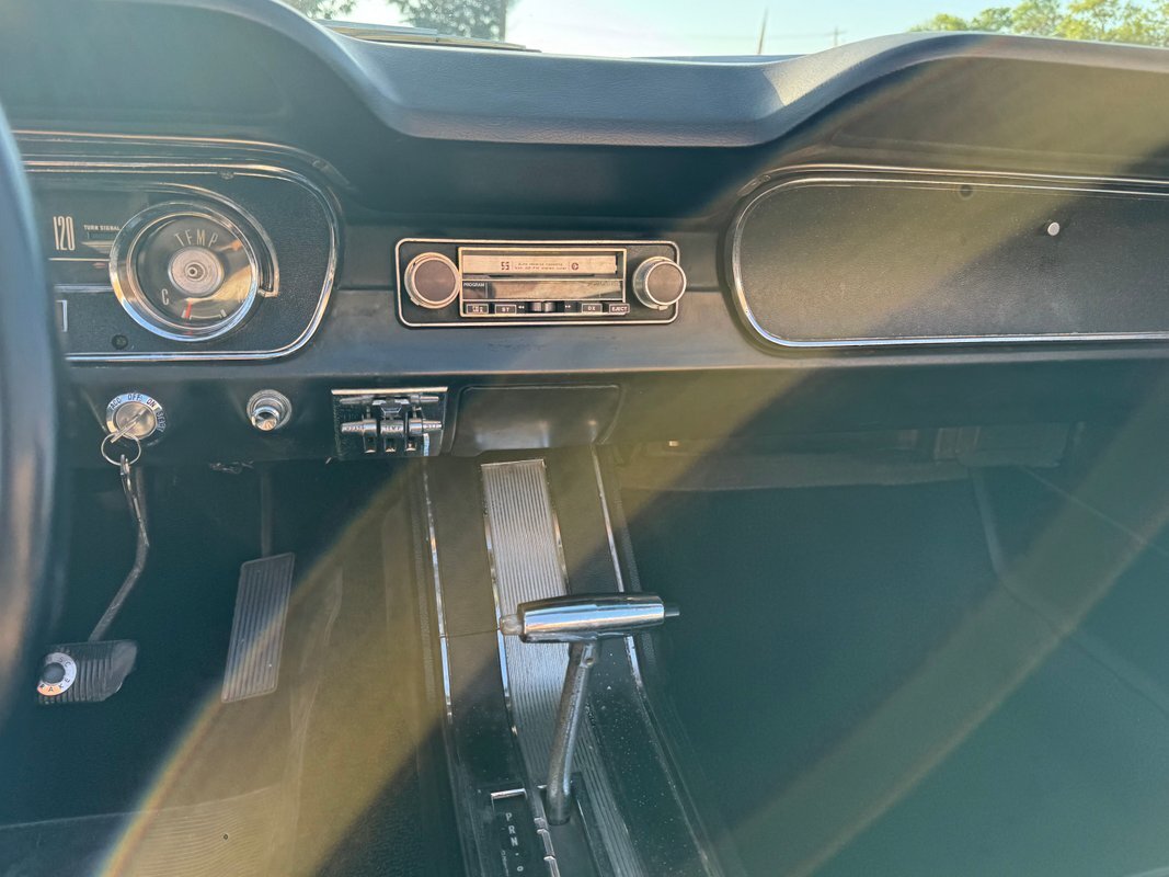 Ford-Mustang-1965-25