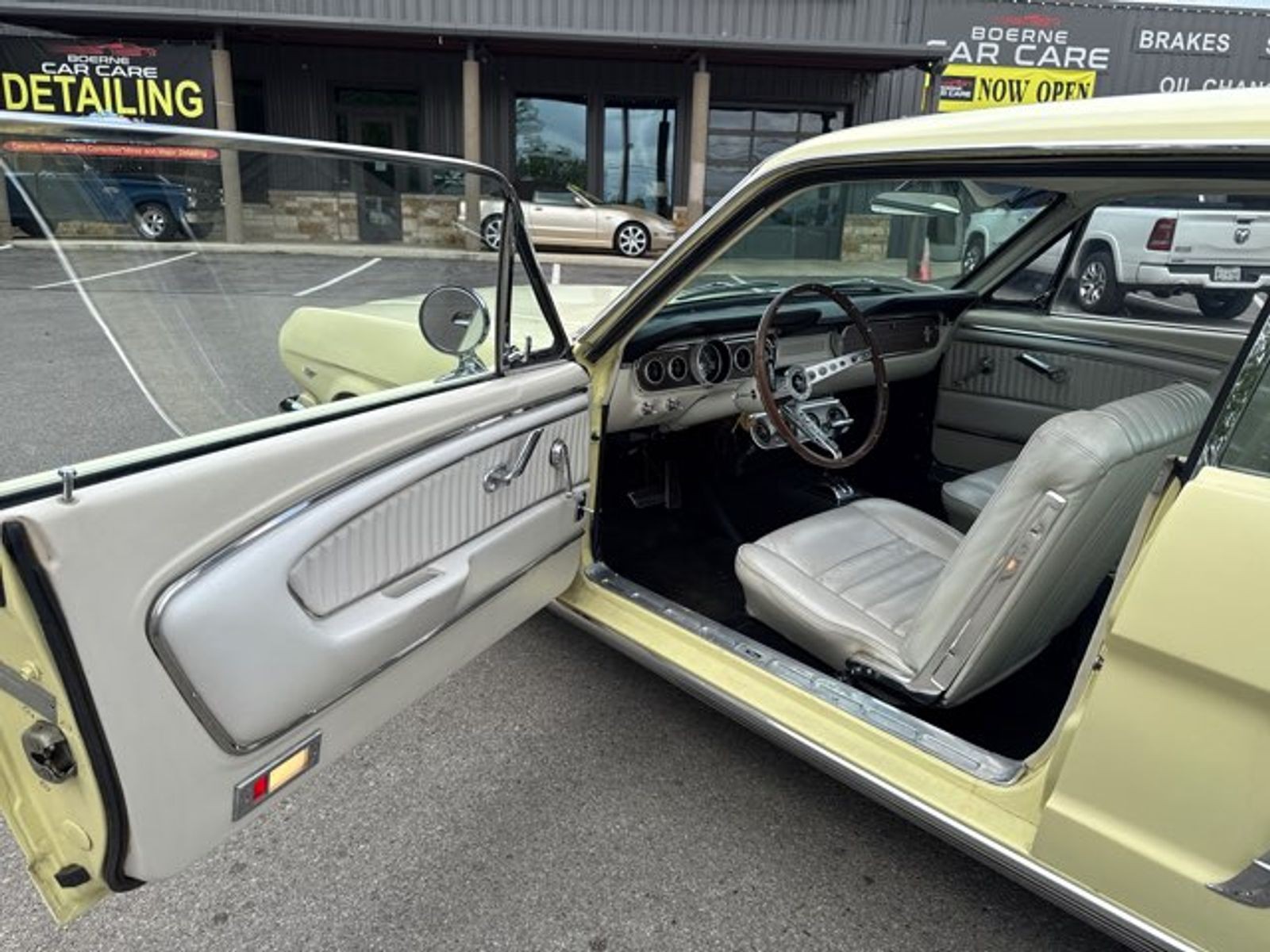 Ford-Mustang-1965-5
