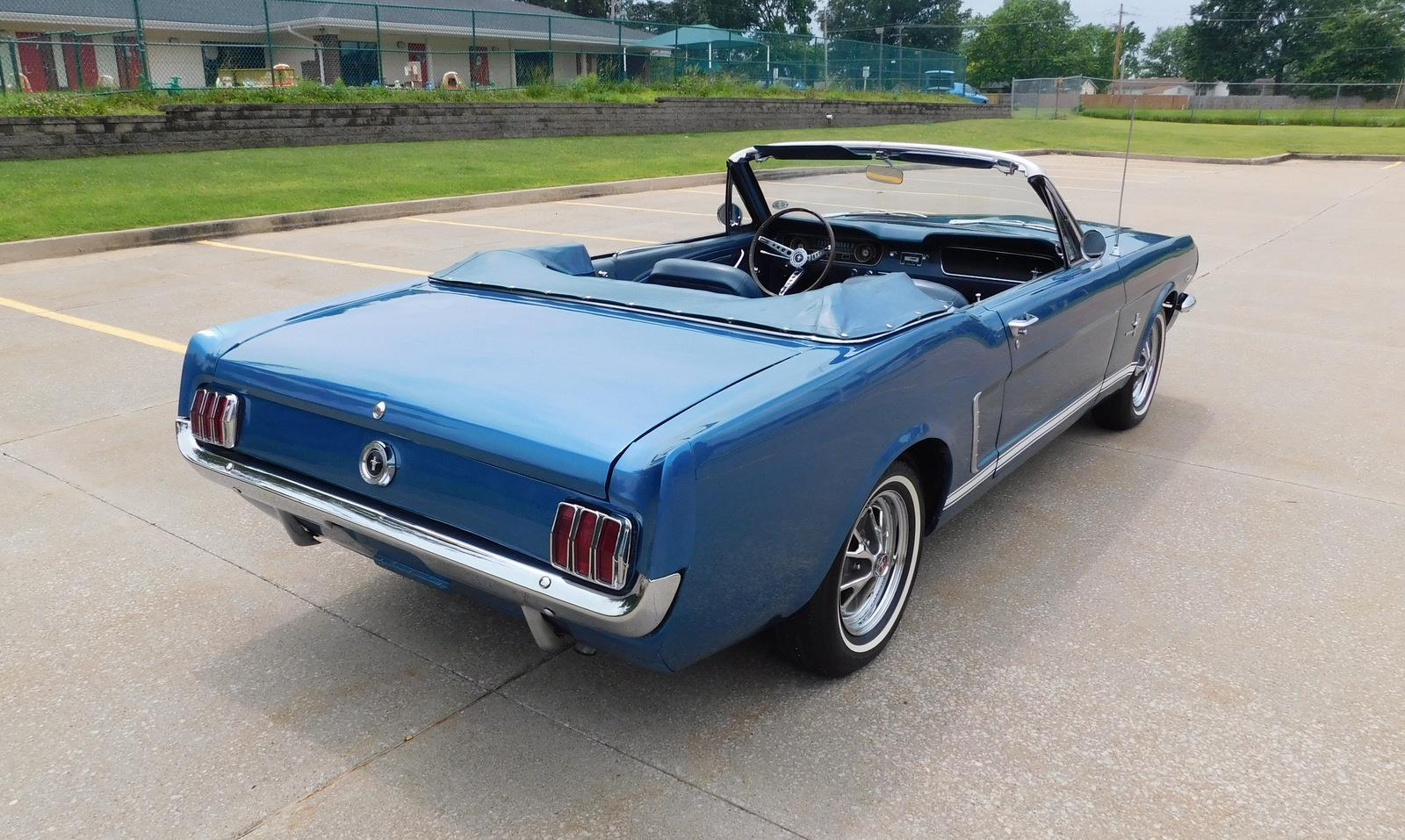 Ford-Mustang-1965-CONVERTIBLE-4