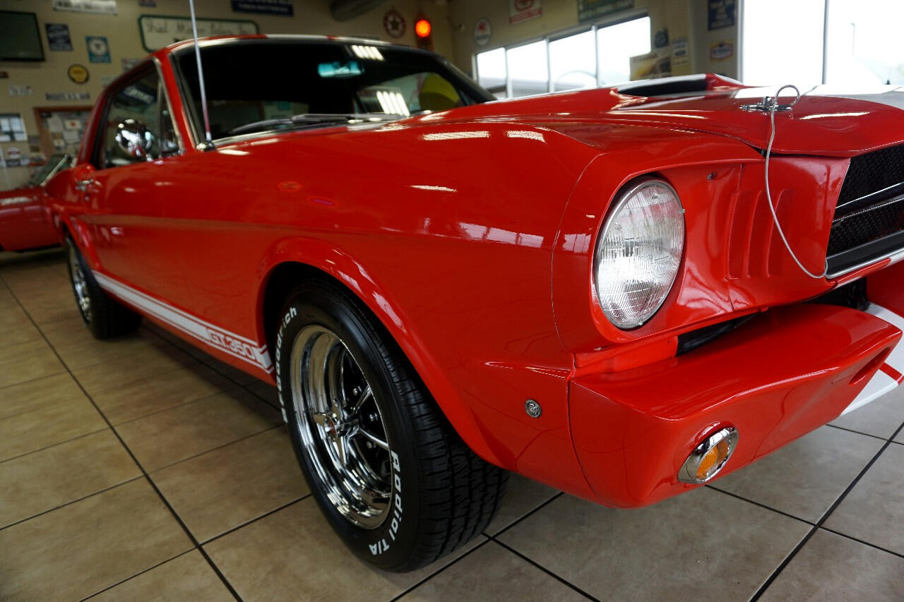 Ford-Mustang-1965-Classic-Car-14