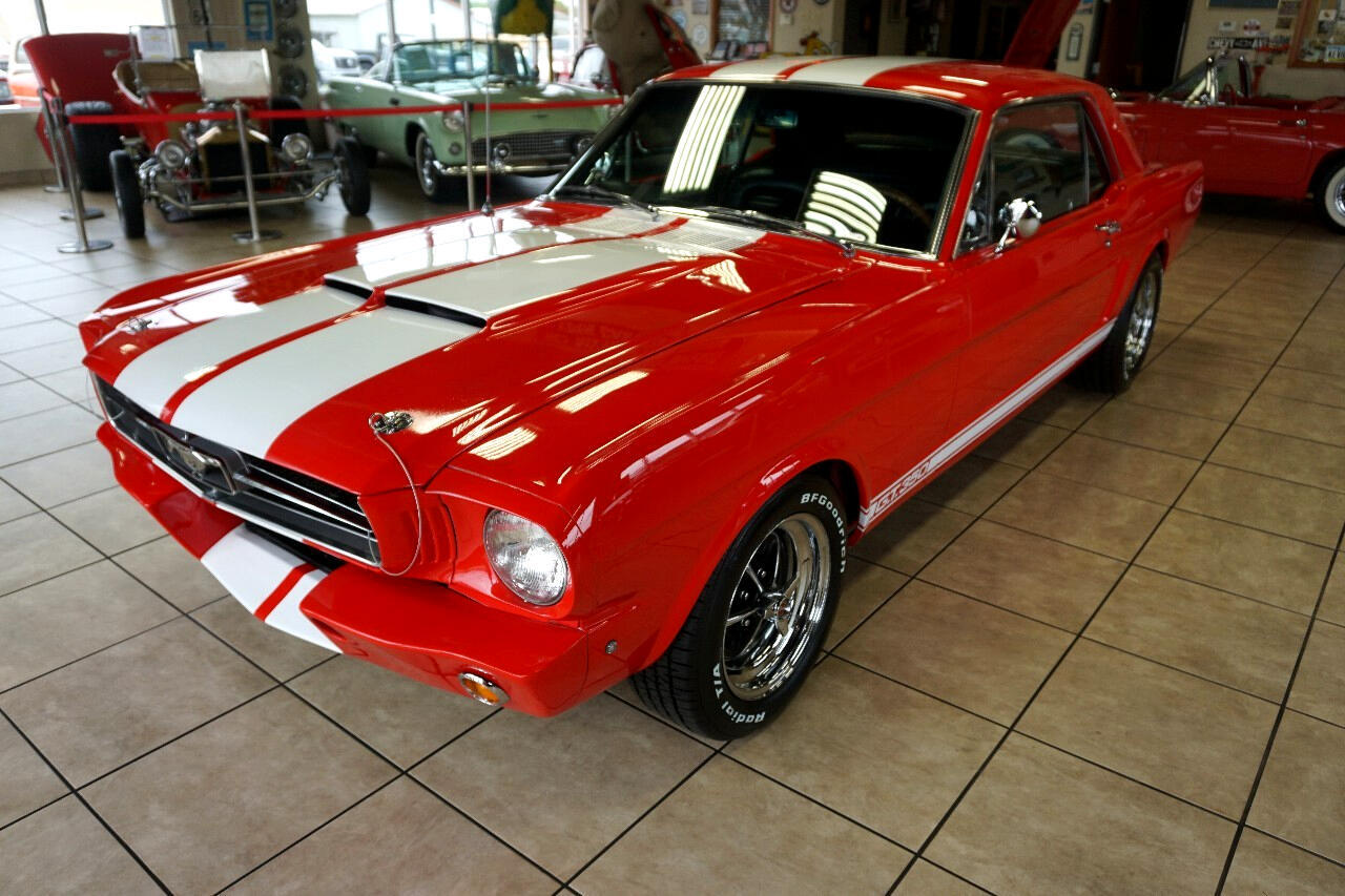 Ford-Mustang-1965-Classic-Car-2