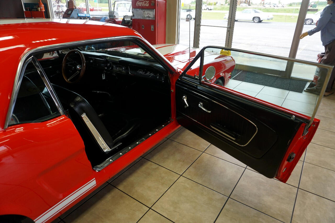 Ford-Mustang-1965-Classic-Car-23