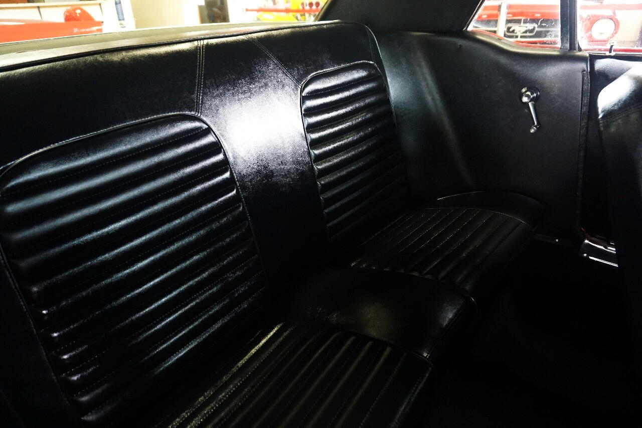 Ford-Mustang-1965-Classic-Car-25