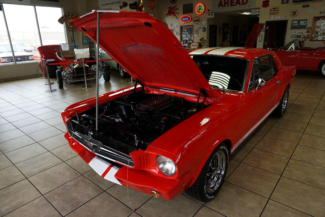 Ford-Mustang-1965-Classic-Car-29