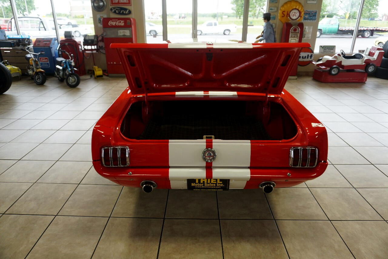 Ford-Mustang-1965-Classic-Car-32