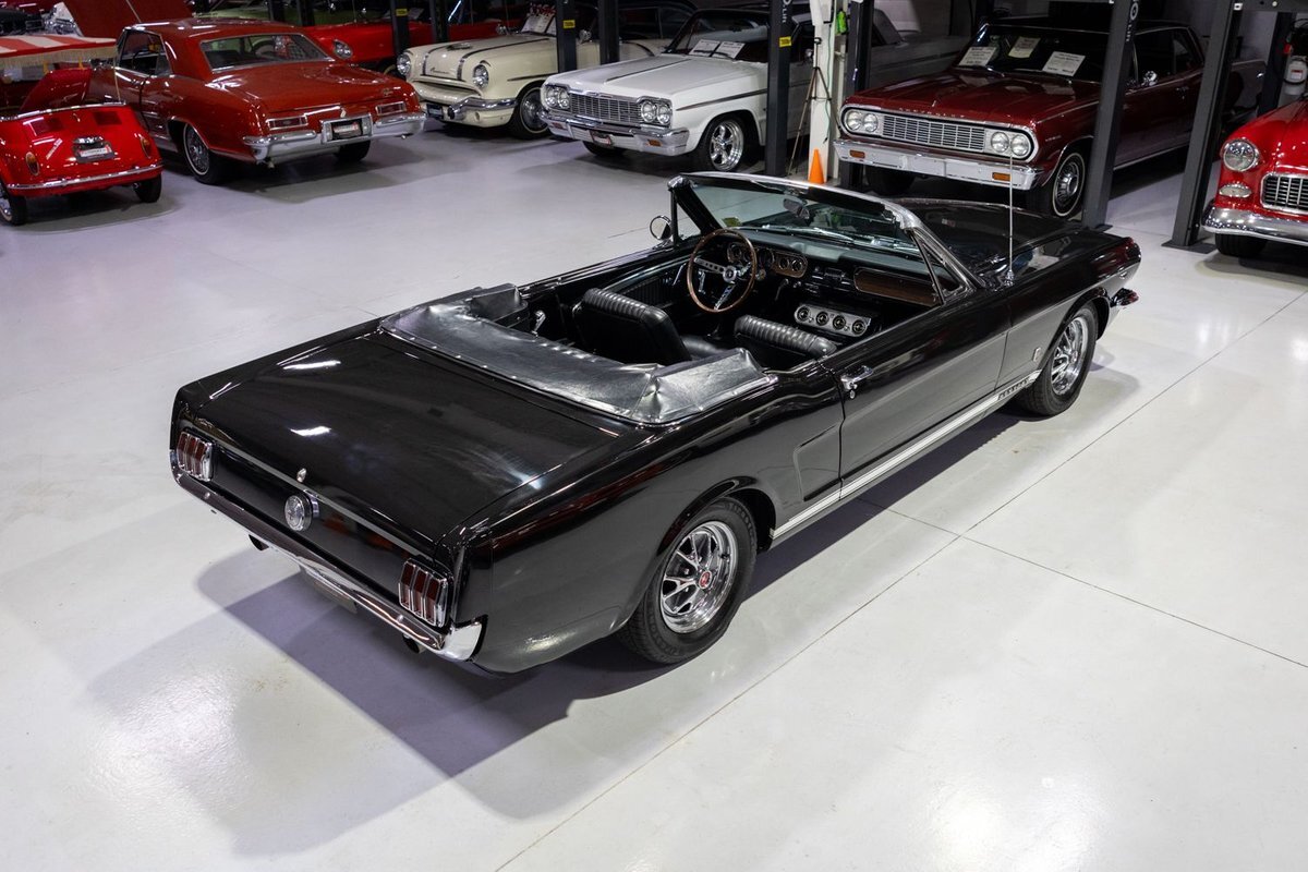 Ford-Mustang-1965-Convertible-10