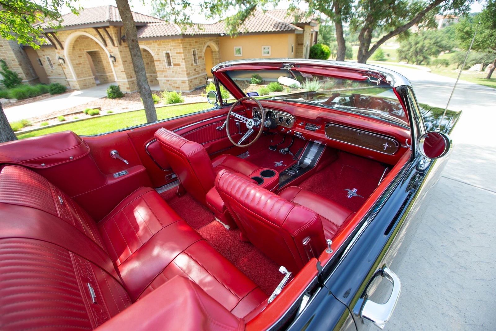 Ford-Mustang-1965-Convertible-10
