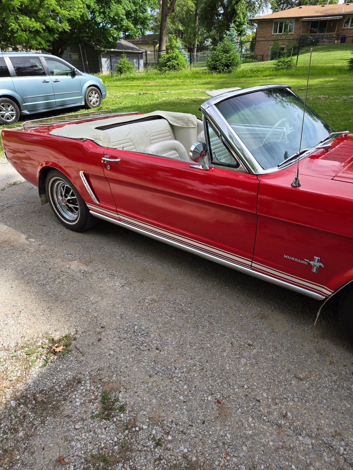 Ford-Mustang-1965-Convertible-12