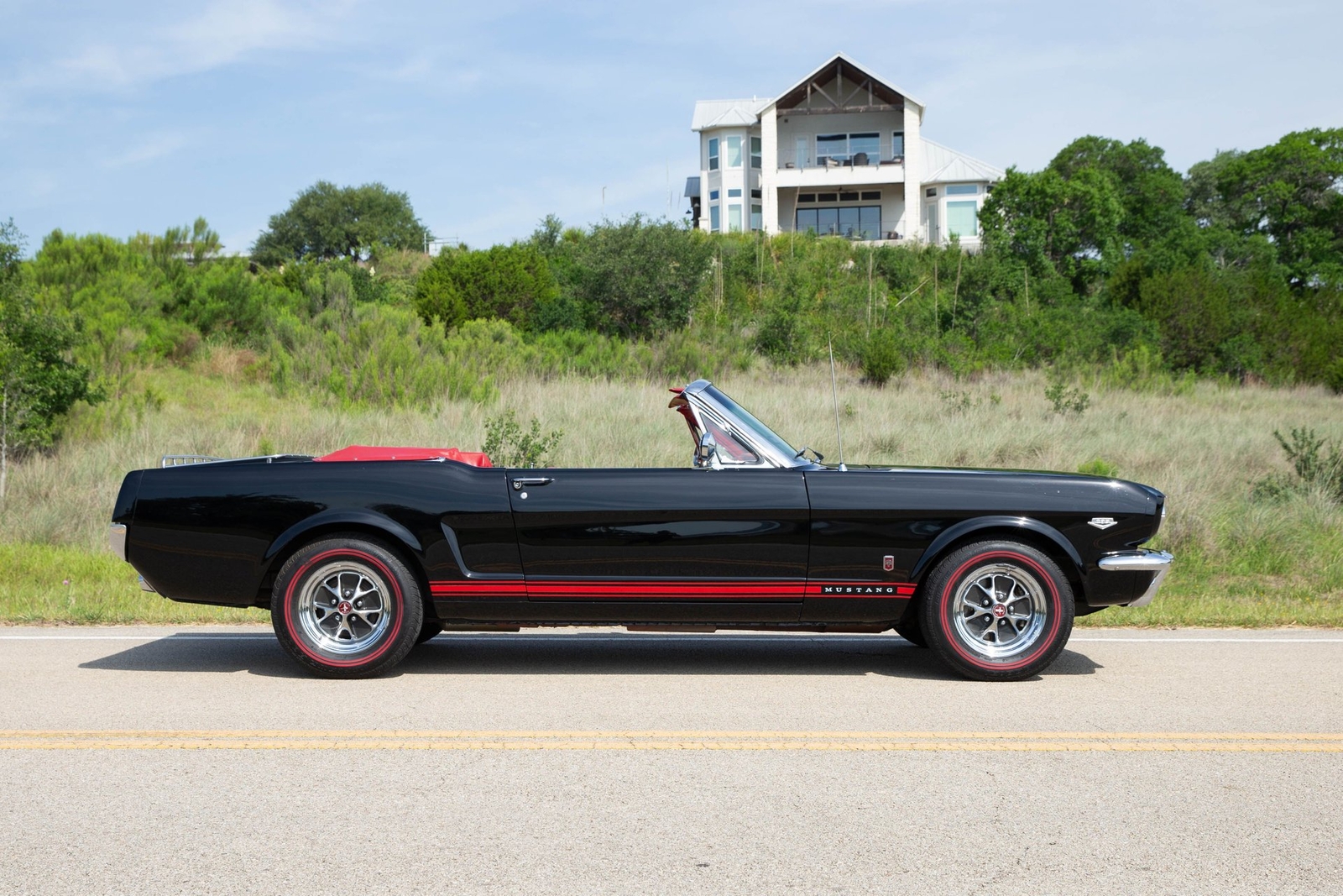 Ford-Mustang-1965-Convertible-12