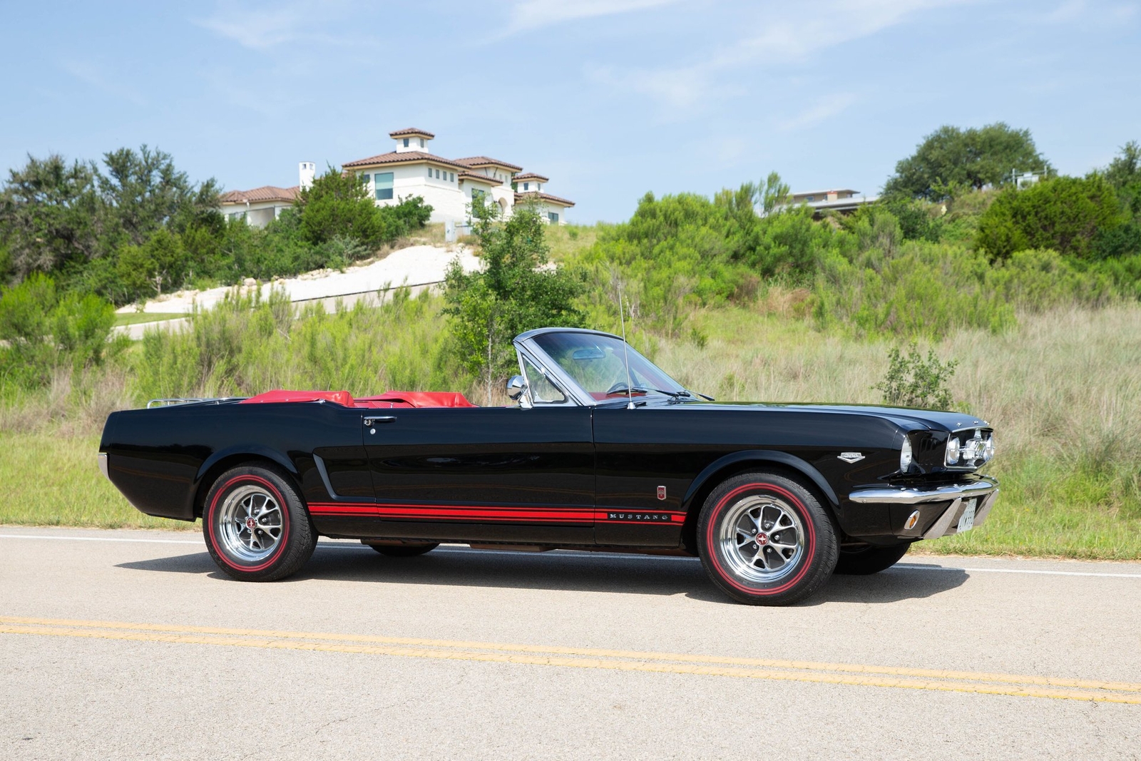 Ford-Mustang-1965-Convertible-13