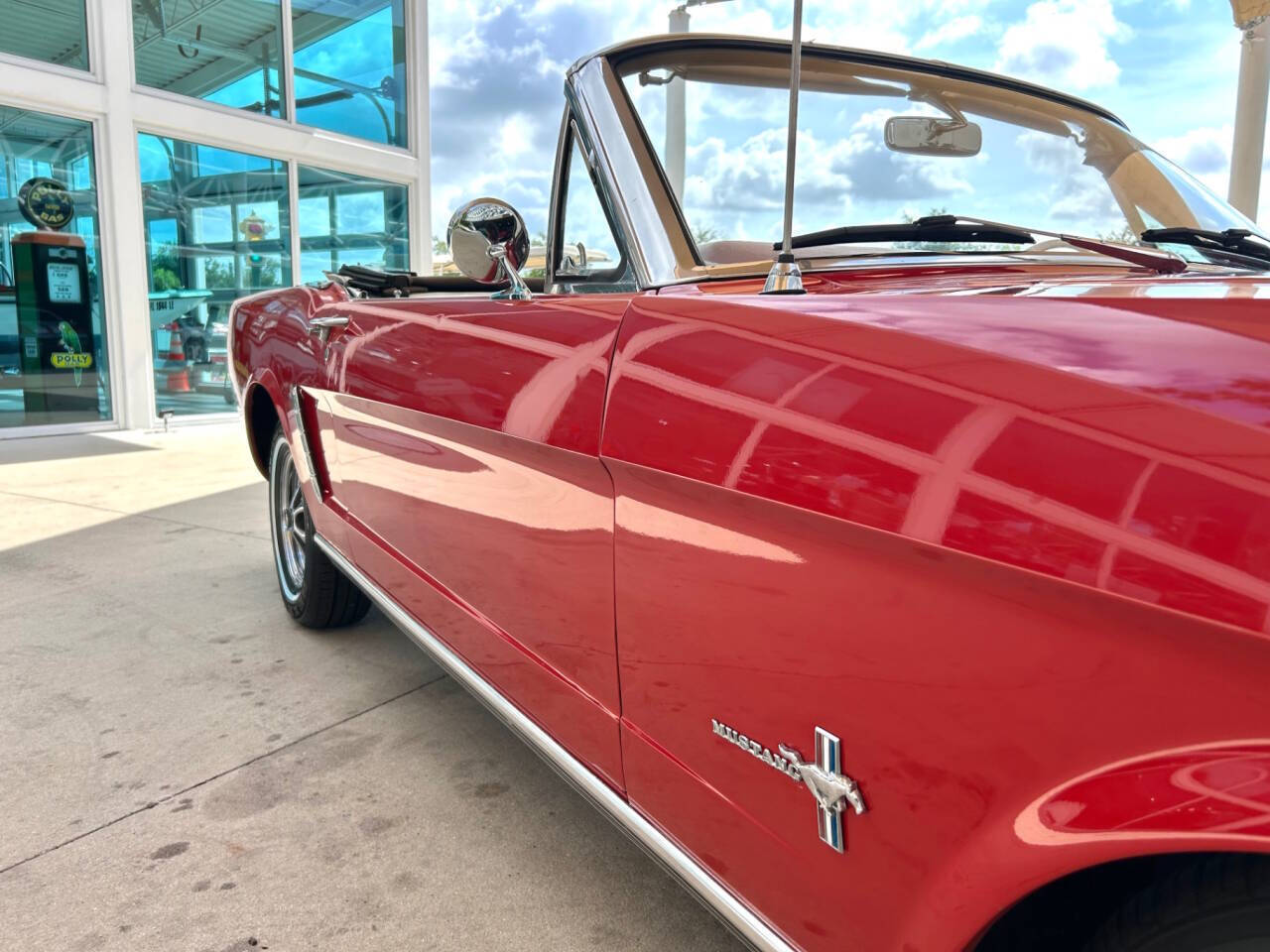 Ford-Mustang-1965-Convertible-15