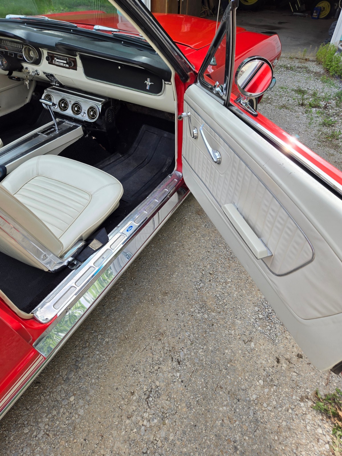 Ford-Mustang-1965-Convertible-15