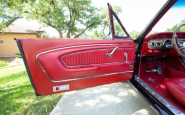 Ford-Mustang-1965-Convertible-17