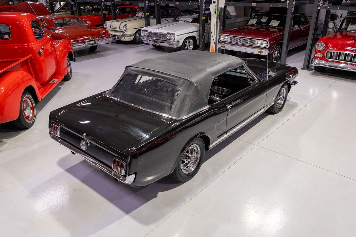 Ford-Mustang-1965-Convertible-18