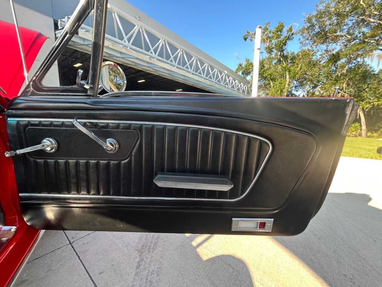 Ford-Mustang-1965-Convertible-18