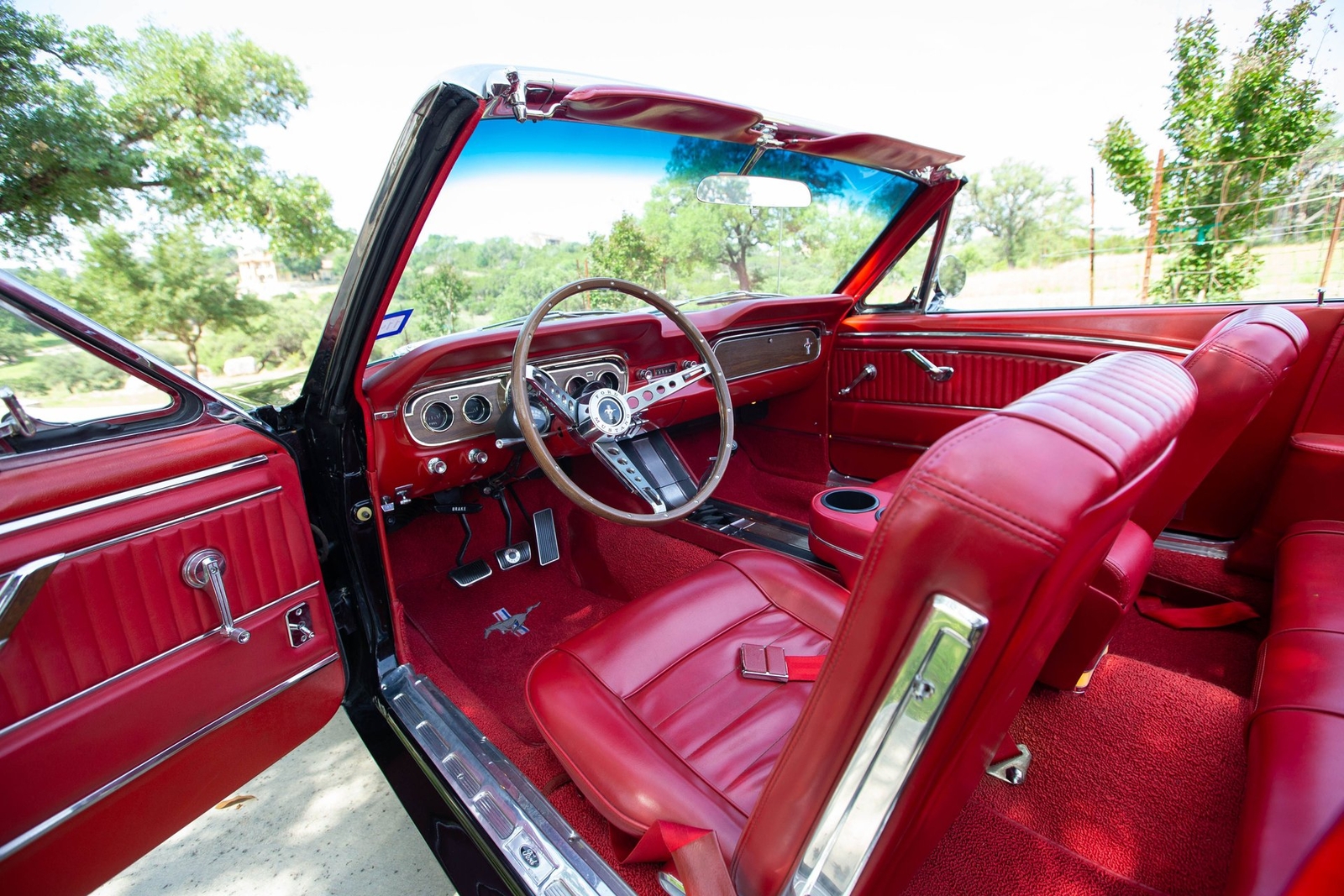 Ford-Mustang-1965-Convertible-19