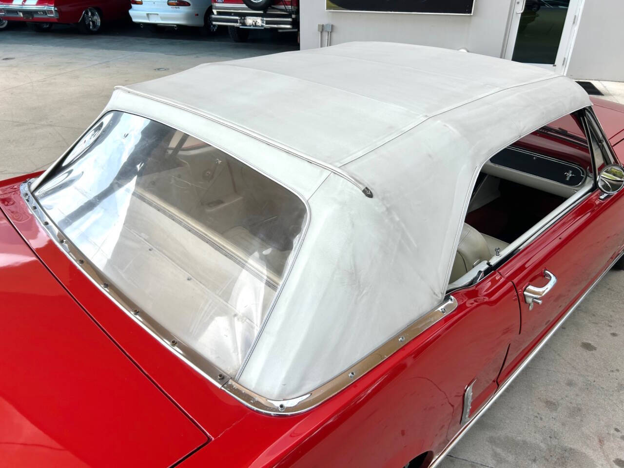 Ford-Mustang-1965-Convertible-21