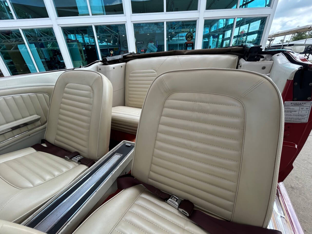 Ford-Mustang-1965-Convertible-29
