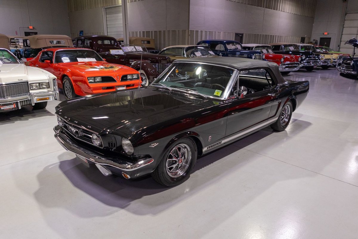 Ford-Mustang-1965-Convertible-30