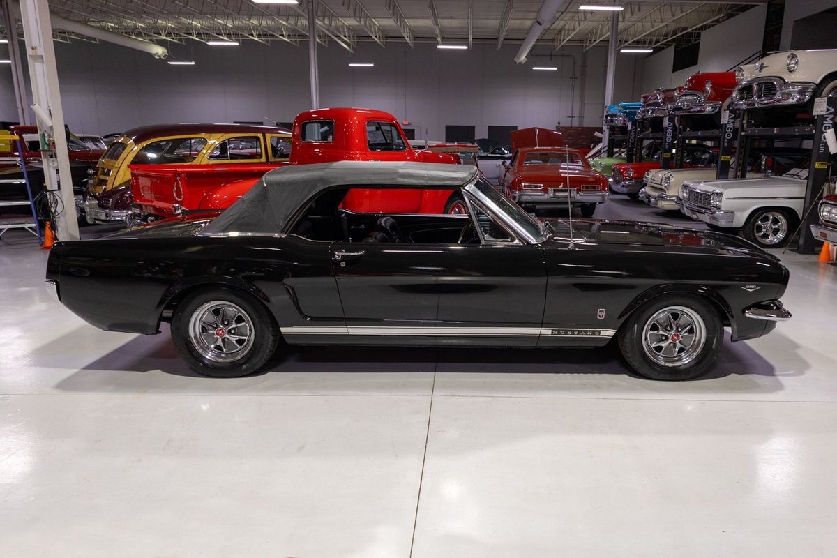 Ford-Mustang-1965-Convertible-33