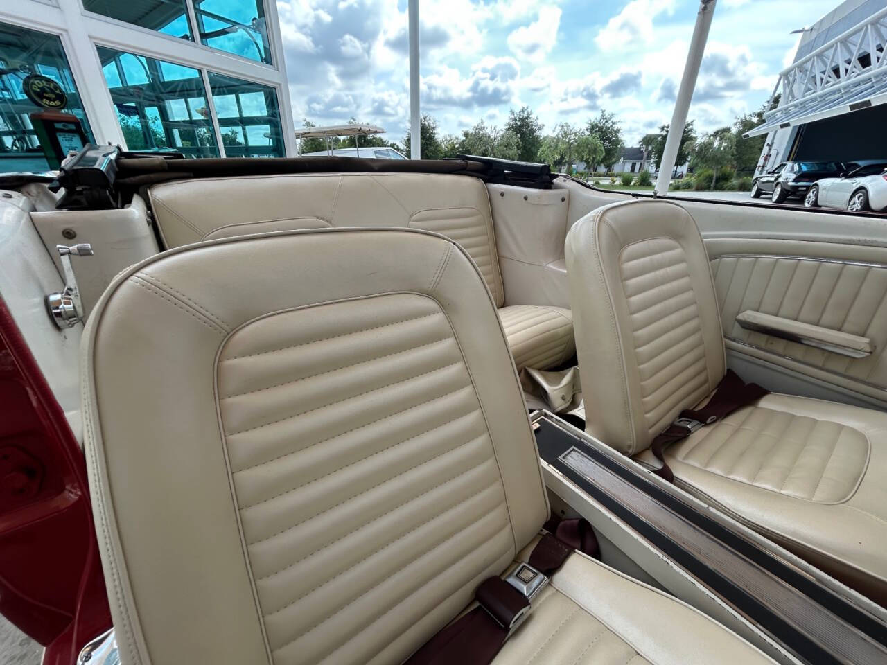 Ford-Mustang-1965-Convertible-35