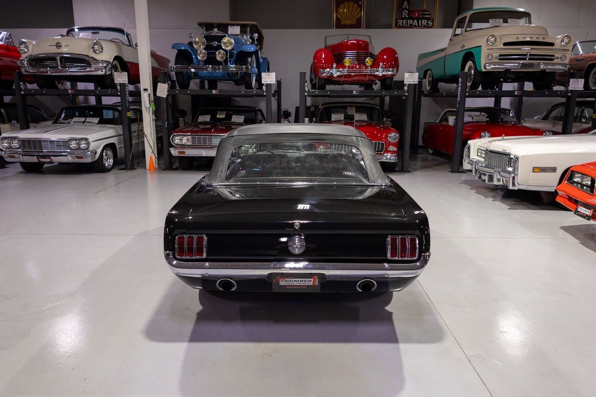 Ford-Mustang-1965-Convertible-35