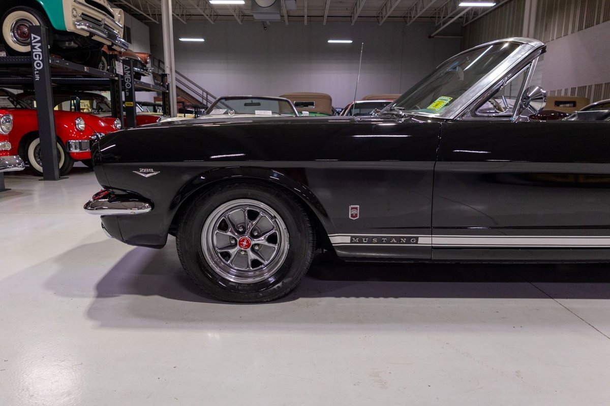 Ford-Mustang-1965-Convertible-38