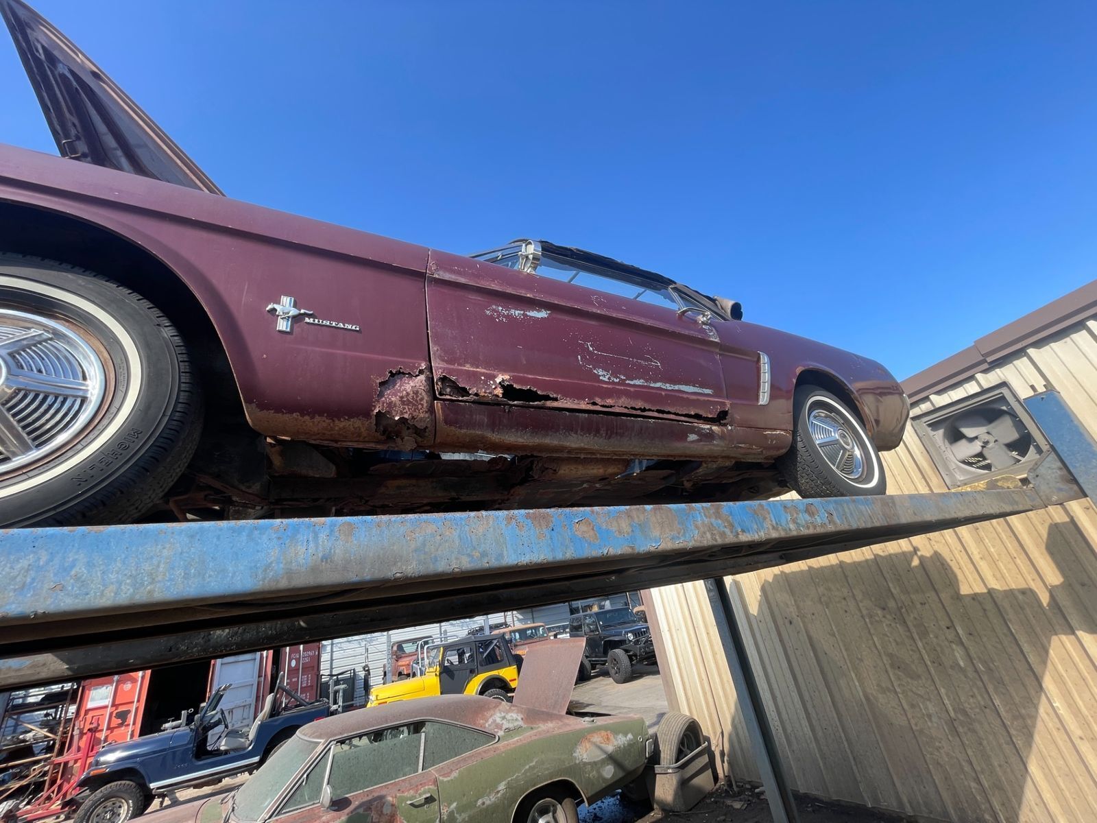 Ford-Mustang-1965-Convertible-4