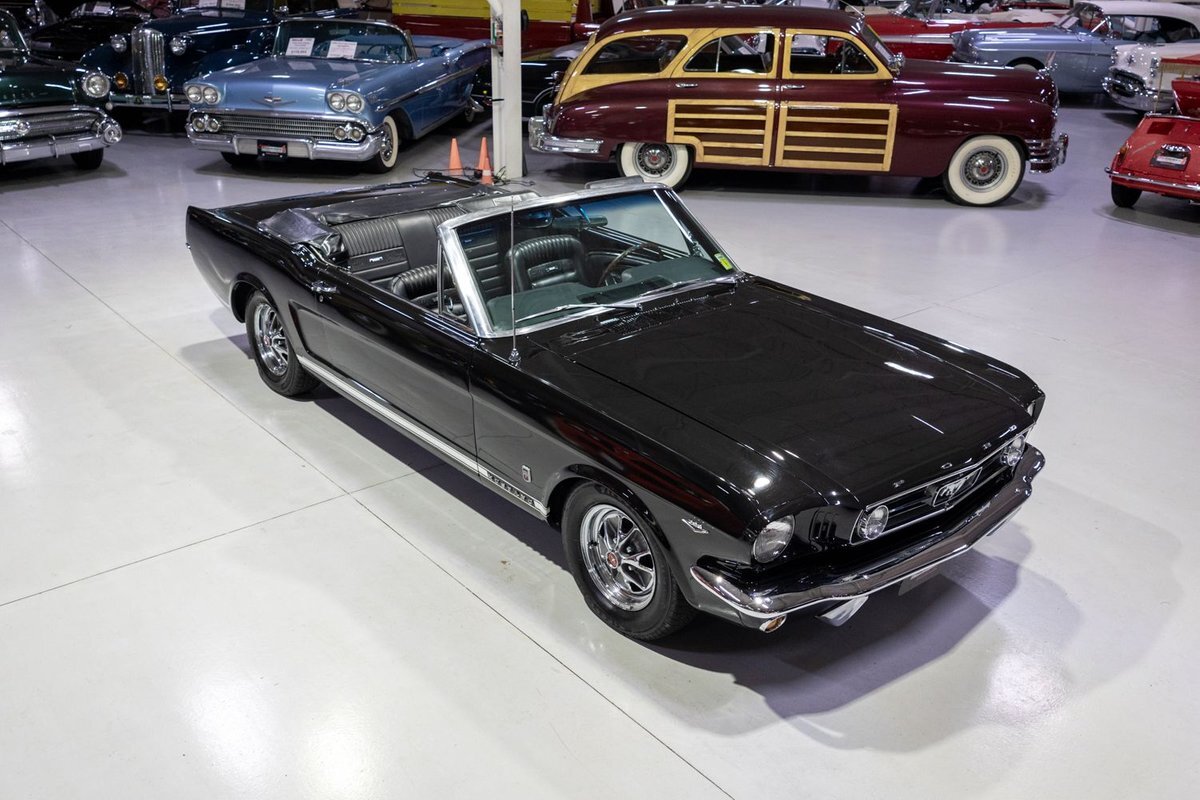 Ford-Mustang-1965-Convertible-8