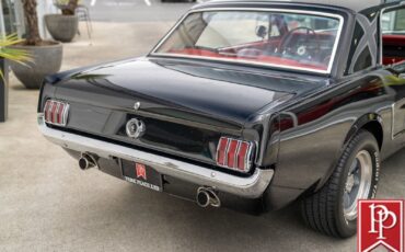 Ford-Mustang-1965-Coupe-10
