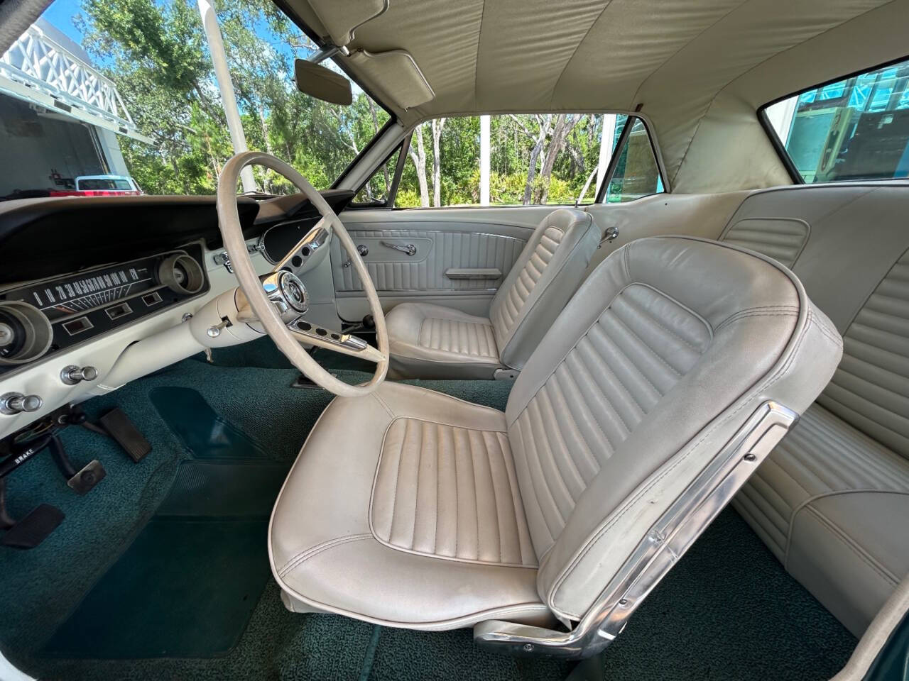 Ford-Mustang-1965-Coupe-21
