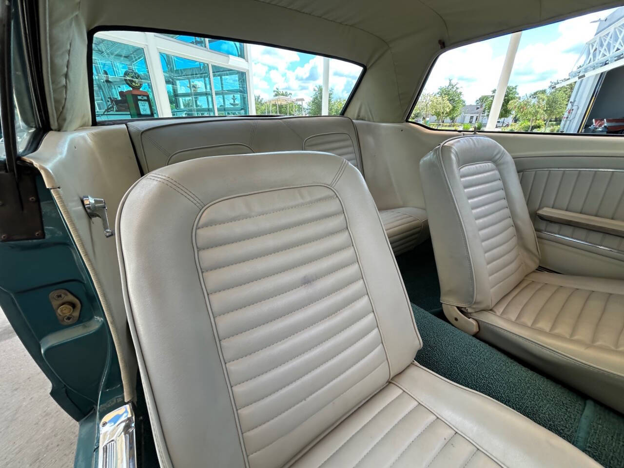Ford-Mustang-1965-Coupe-28