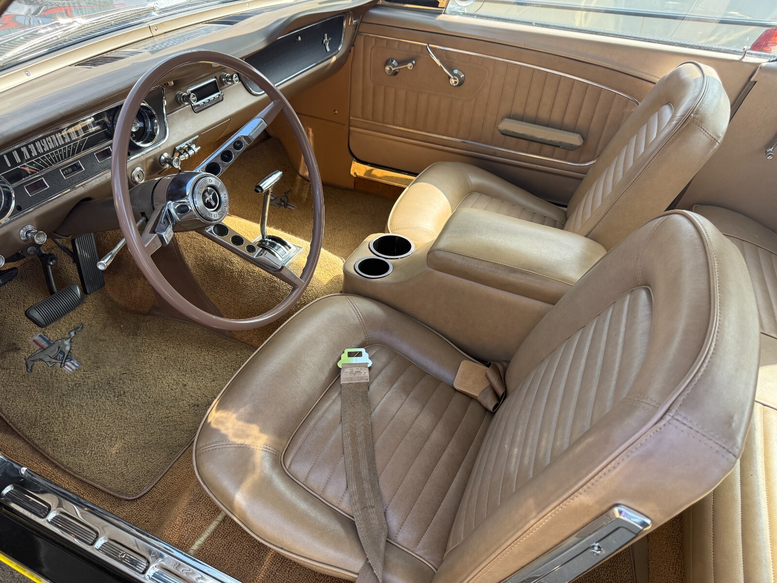 Ford-Mustang-1965-Coupe-8