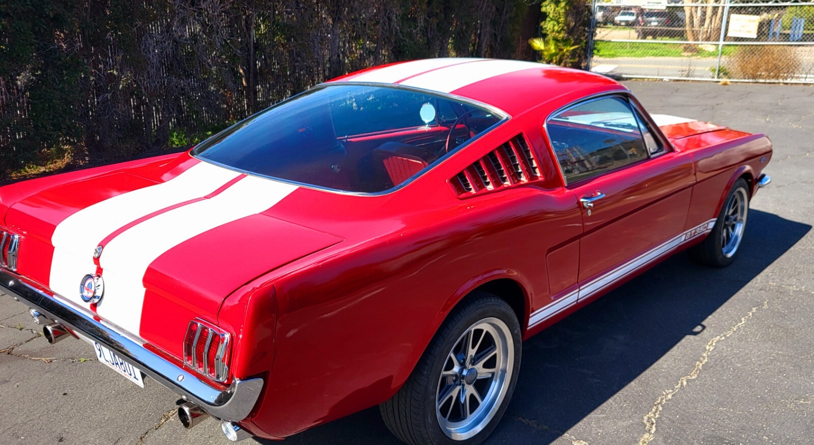 Ford-Mustang-1965-Fastback-3