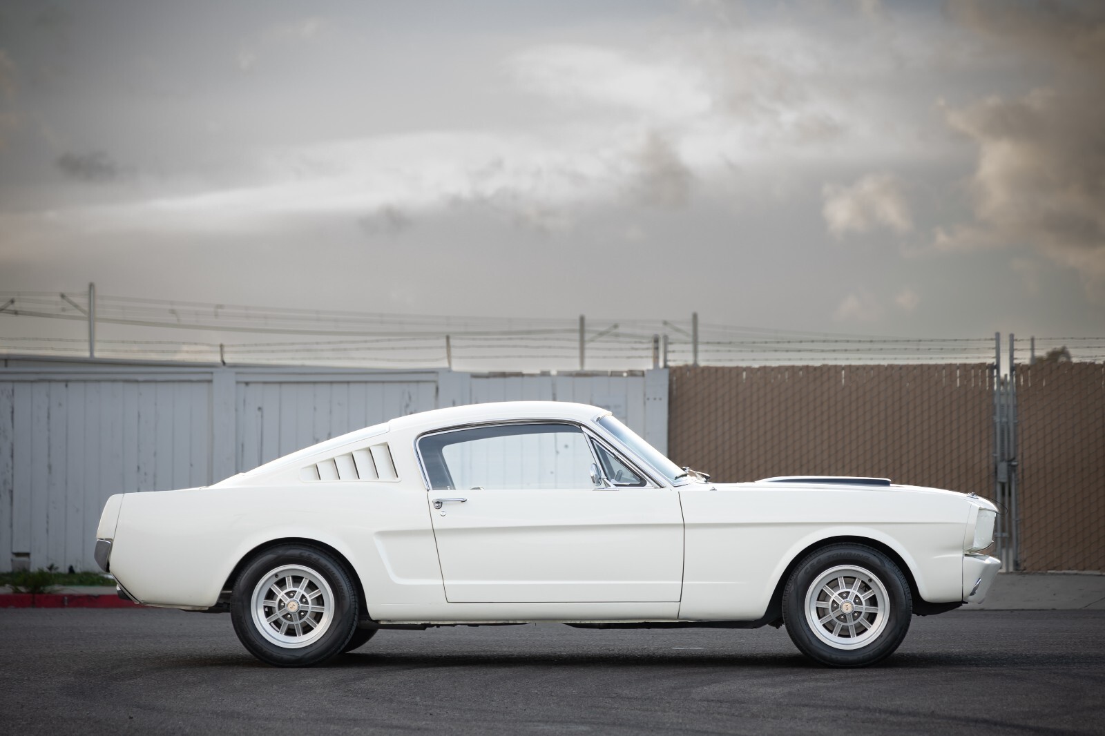 Ford-Mustang-1965-Fastback-4