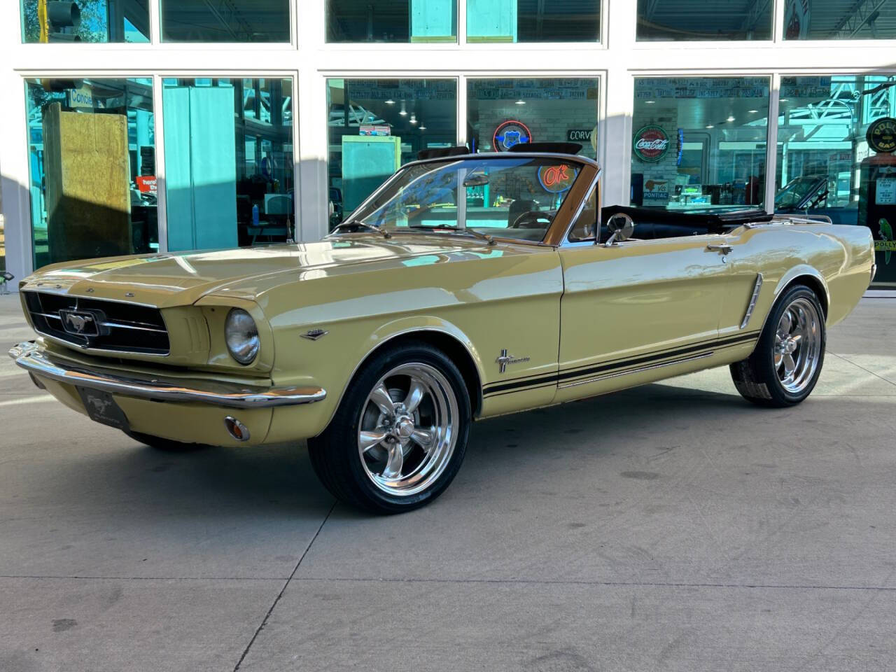Ford-Mustang-1965-Hatchback-11
