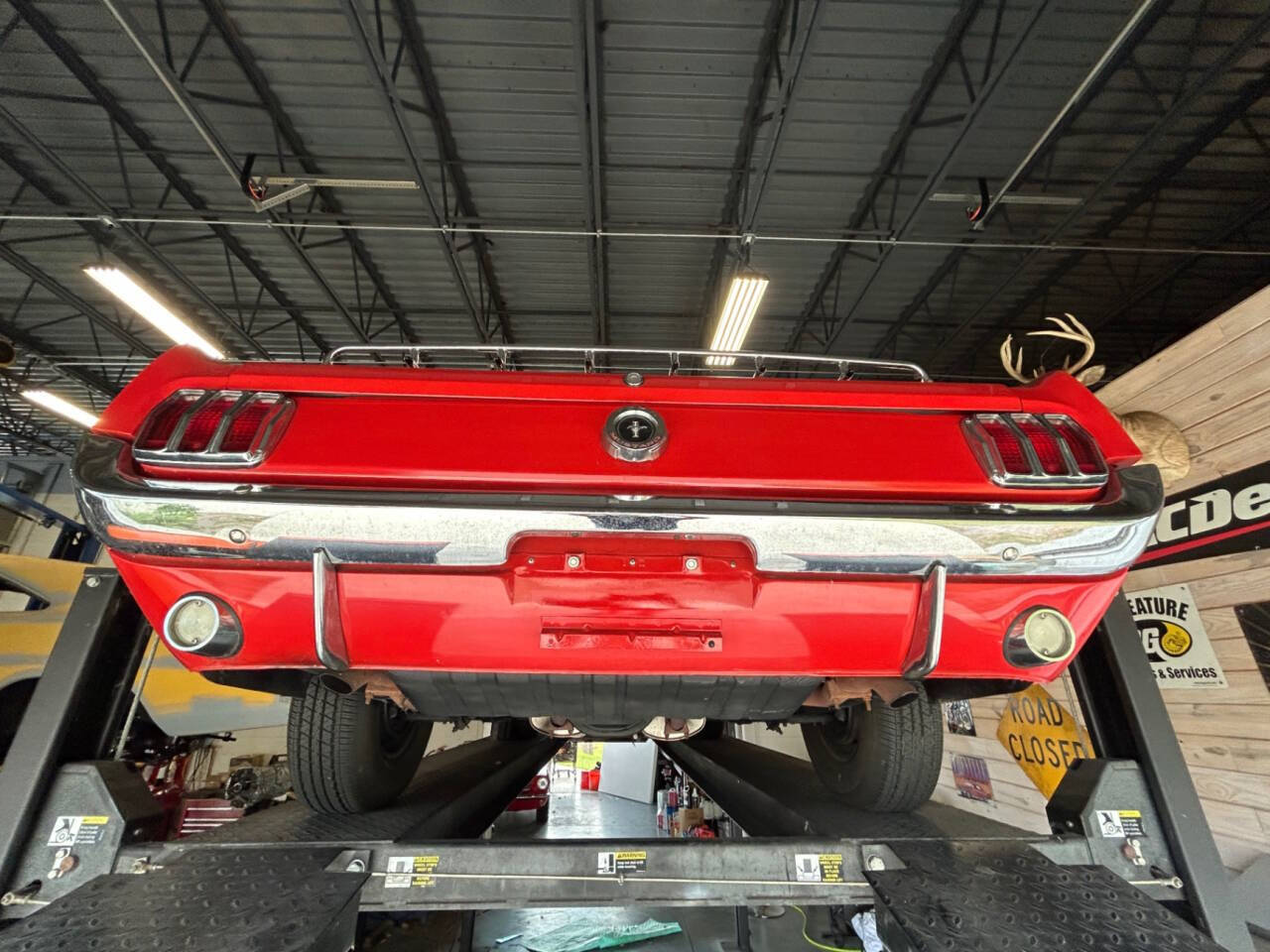 Ford-Mustang-1965-Hatchback-32