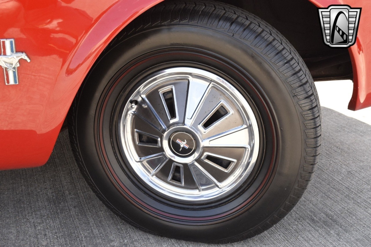Ford-Mustang-1965-coupe-10