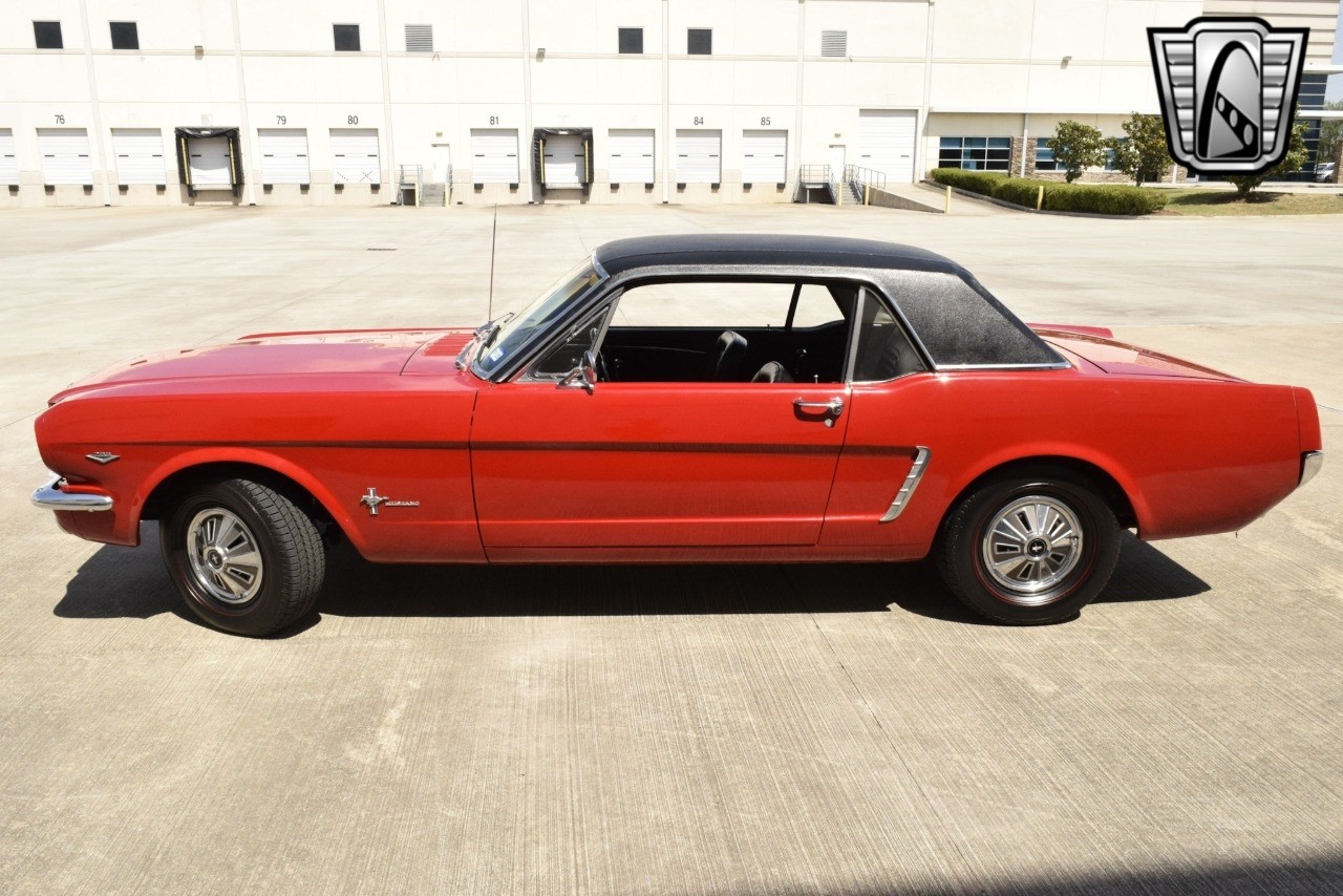 Ford-Mustang-1965-coupe-2