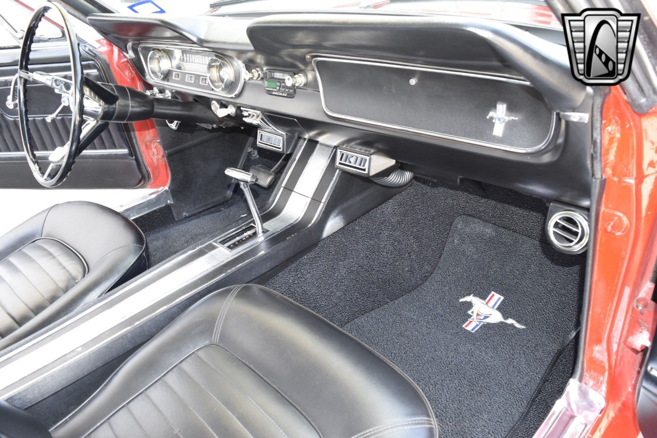 Ford-Mustang-1965-coupe-24