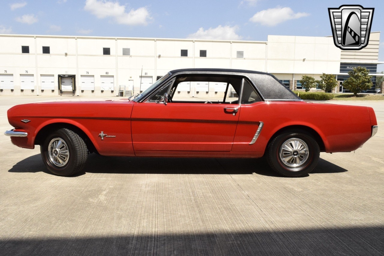 Ford-Mustang-1965-coupe-35