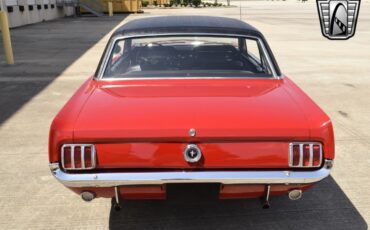 Ford-Mustang-1965-coupe-39