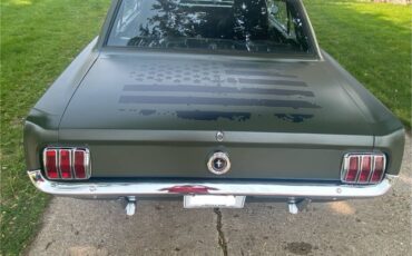 Ford-Mustang-1965-green-9