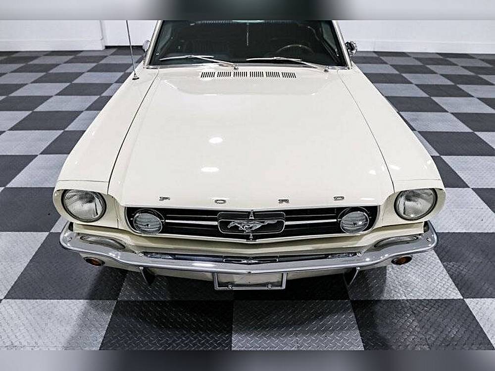 Ford-Mustang-1965-white-1