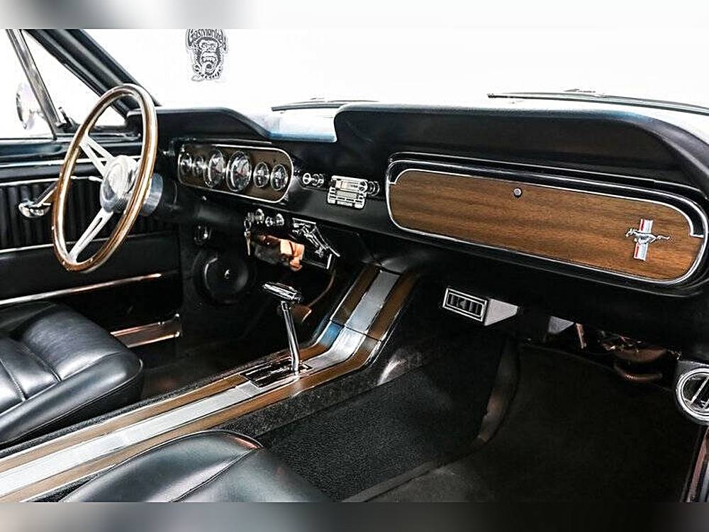 Ford-Mustang-1965-white-14