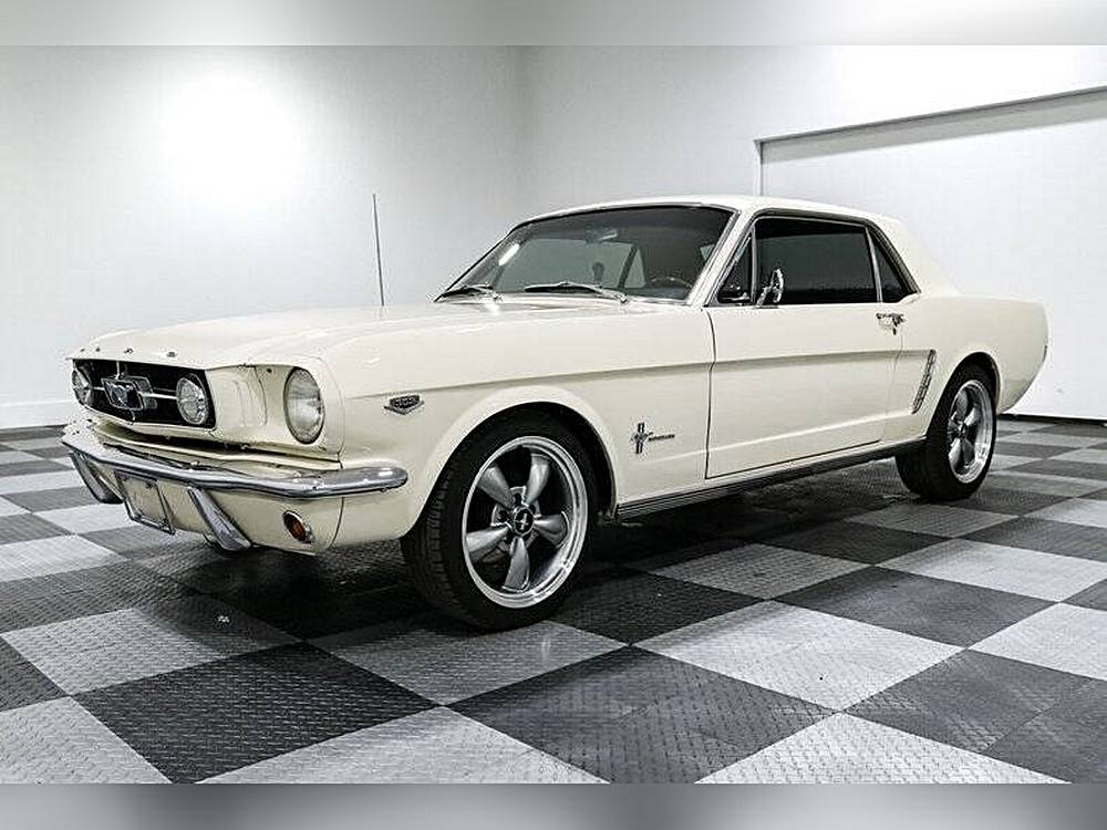 Ford-Mustang-1965-white-2