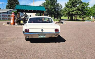 Ford-Mustang-1965-white-2