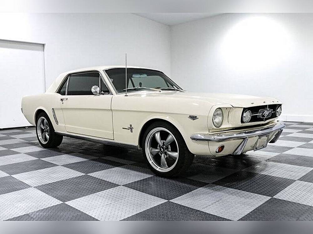 Ford-Mustang-1965-white-22